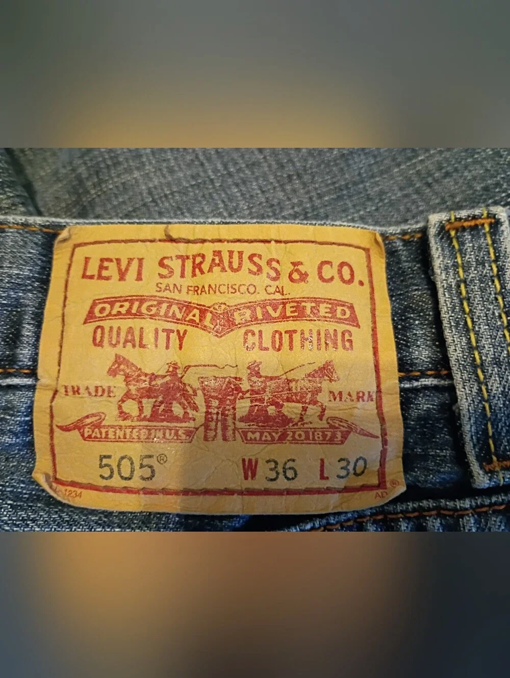 Levi's Men's Regular Fit Straight Jeans in Faded Blue Wash Sz 36/30